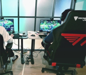 Качалка для киберспорта: в Японии открывают первый «тренажерный зал» для геймеров