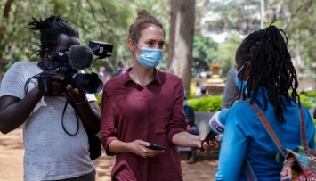 В Кении полицейские ранили немецкую журналистку