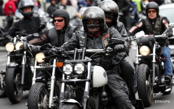 В Германии на акцию протеста собрались 7,5 тысячи мотоциклистов