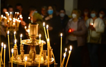 Православные отмечают Пасху в условиях коронавирусных ограничений