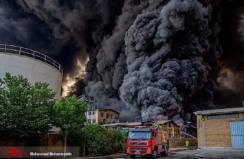 В Иране вспыхнул масштабный пожар на химзаводе, есть пострадавшие