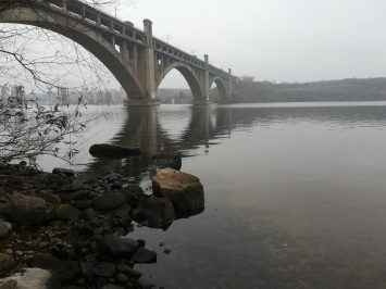 Житель Запорожья пытался свести счеты с жизнью, прыгнув с моста