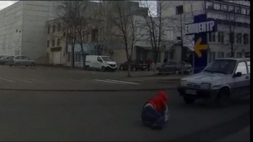 На дорогах Мелитополя не спешат соблюдать ПДД (ВИДЕО)