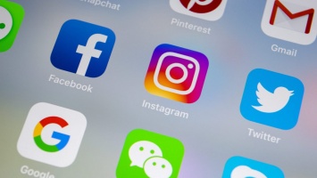 Facebook и Instagram начали запрашивать разрешение на сбор данных у владельцев iPhone