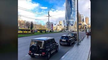 В Киеве заметили кортеж на один миллион долларов: фото