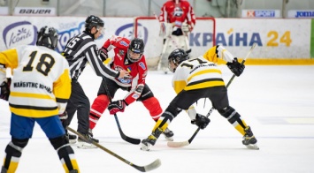 Юные хоккеисты из Кривого Рога одолели киевлян, но уступили команде «Донбасс-1» 2 очка