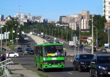 Список маршрутов: на выходных в Харькове пустят автобусы к кладбищам