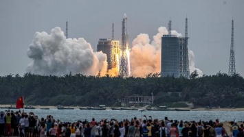 В эту субботу китайская ракета Long March 5B упадет на Землю: каков риск для людей