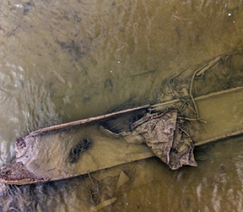 Ирландец с помощью дрона обнаружил на дне реки три древних лодки