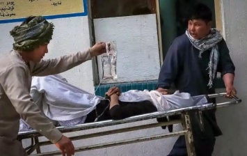 Взрыв бомбы возле школы для девочек в Афганистане: 55 погибших, 150 раненых