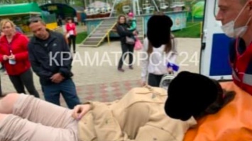 В Краматорске на аттракционе произошел жуткий несчастный случай (видео)