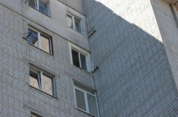 Во Львове двухлетняя девочка разбилась насмерть, выпав с 8-го этажа