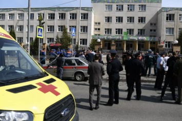 Неизвестные ворвались в школу Казани и открыли стрельбу, прогремел взрыв, есть жертвы и раненые