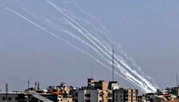 С сектора Газа запустили еще 130 ракет по Тель-Авиву