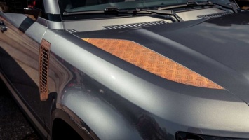 Новый Land Rover Defender предложили тюнинговать ржавыми деталями