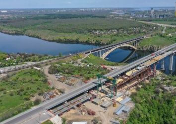 Пока что без "Захария": на запорожских мостах продолжается строительство