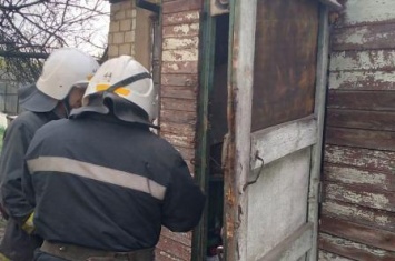 Под Харьковом срочно вскрывали дом из-за парализованной женщины