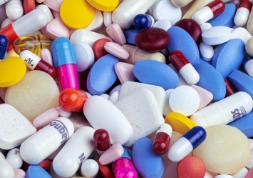 Отбрось антибиотики: инфекционистка назвала главные ошибки при лечении Covid-19