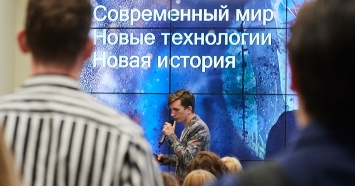 Дмитрий Глуховский выступит на фестивале Telling Stories