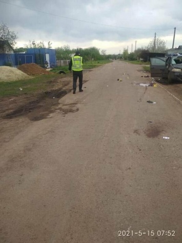 В Луганской области пьяный водитель "Рено" влетел в толпу подростков: погиб ребенок, - ФОТО
