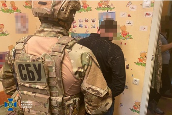 В Запорожье полицейский устроил в своем дом наркопритон - фото