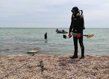 В Приморске в ходе очистки морского дна обнаружили раритетную находку