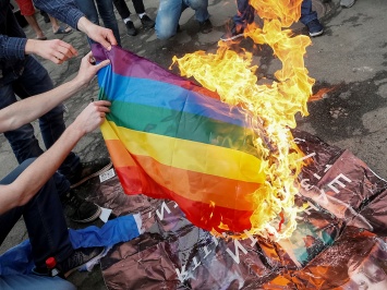 Пандемия привела к росту насилия против представителей ЛГБТ-сообщества - заявление ЕС