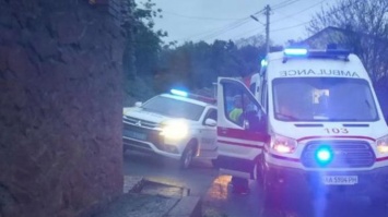 В Киеве наркоман "избил" автомобиль