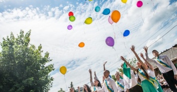 Последние звонки, ВНО и каникулы: в Харькове завершается учебный год
