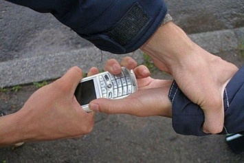 В Донецке подростки похитили мобильные телефоны у детей, которым предложили поучаствовать в онлайн игре