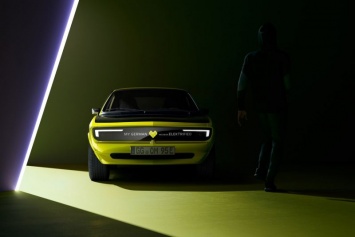 Opel представил уникальное электрическое купе Manta GSe Elektromod