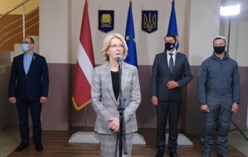 Латвия передала гуманитарный груз для Донецкой области