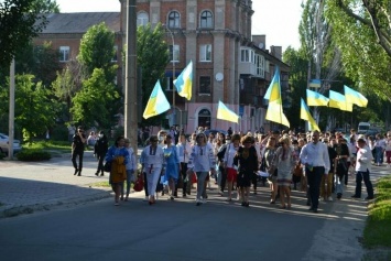 Северодонецк - это Украина! В городе прошел парад вышиванок (фото, видео)