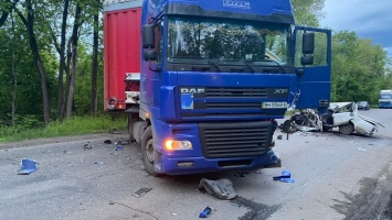 Жуткая авария в Кривом Роге: водителю фуры хотели устроить самосуд