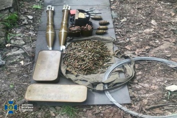 Полтора килограмма взрывчатки и 2 тысячи патронов: в заброшенном доме в Покровском районе нашли арсенал боевиков