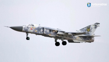 Украинский военным передали отремонтированный бомбардировщик Су-24