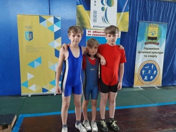 Тяжелоатлеты Краматорска завоевали 12 медалей на областном турнире