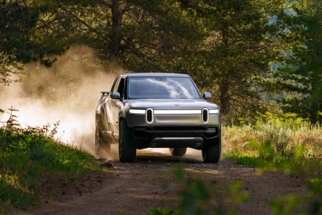 Rivian задерживает поставки заказчикам первых электропикапов R1T (пока на месяц)