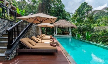 Чтобы поддержать туризм: Индонезия отправит тысячи госчиновников работать в отелях на Бали