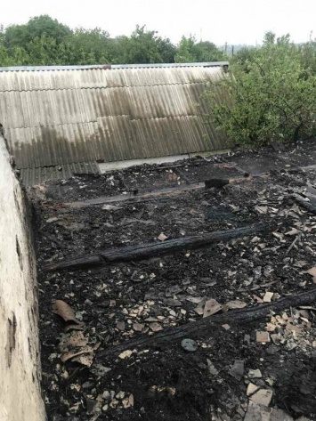В Харьковской области загорелся частный дом: спасатели более четырех часов тушили пожар, - ФОТО