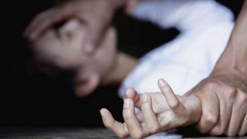 На Киевщине мужчина насиловал двух несовершеннолетних сестер