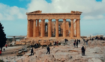 Реконструкция греческого Акрополя: археологи против