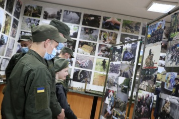 В Кривом Роге проходит выставка фотографий гвардейца Виталия Маркива
