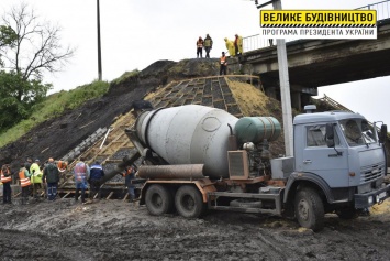 Под Харьковом начали капремонт моста на автодороге Купянск - Кругляковка
