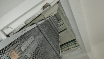 В Польше лифт с двумя украинцами сорвался с 15-го этажа - оба в больнице