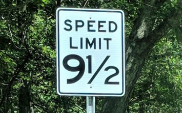 В США есть ограничение скорости в 9,5 миль в час