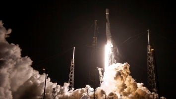 SpaceX успешно запустила ракету Falcon 9 со спутником SXM-8