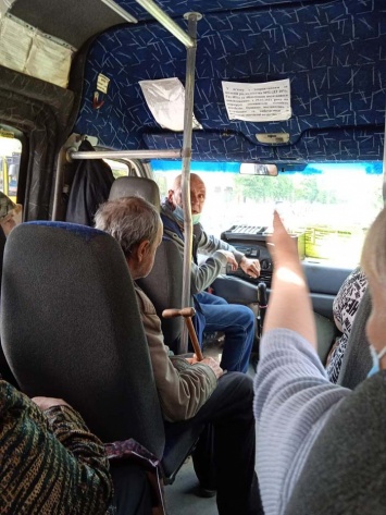В Днепре водитель 20 маршрутки отказался бесплатно везти пенсионерку