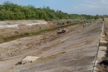 В Крыму хотят подать на Киев в международный суд из-за прекращения поставок воды на полуостров