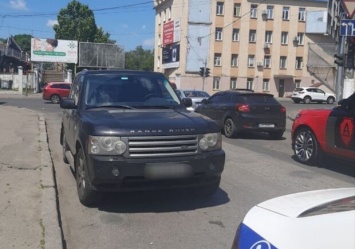 В Одессе Range Rover сбил 10-летнюю девочку: подробности